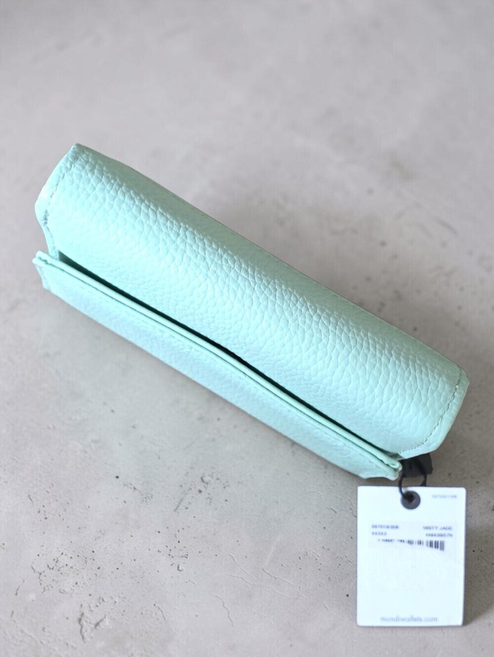 NWT Mundi Genuine Leather Mint Green Trifold Wallet Card Holder Organizer - Picture 3 of 10